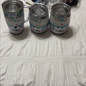NWT. Swig Life Insulated Tumblers